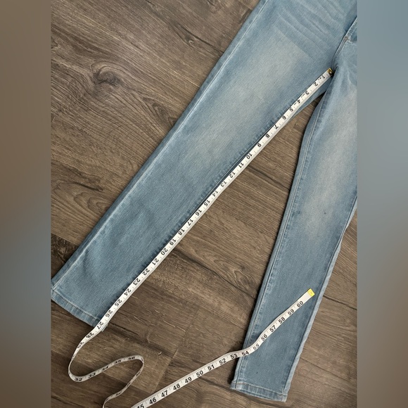 •KENDALL & KYLIE Kotent Mid-Rise Crop Jeans• •NWT•Size 3/4• - Picture 8 of 10